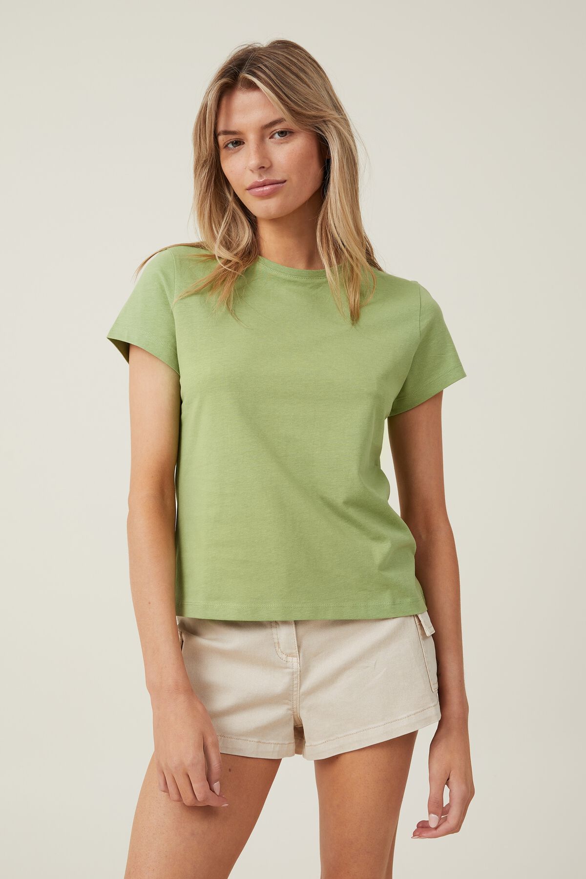 Performance Silenciosa e Estilo Simples e Elegante nas Melhores Camisetas High End插图
