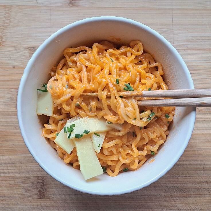 Microwaveable ramen