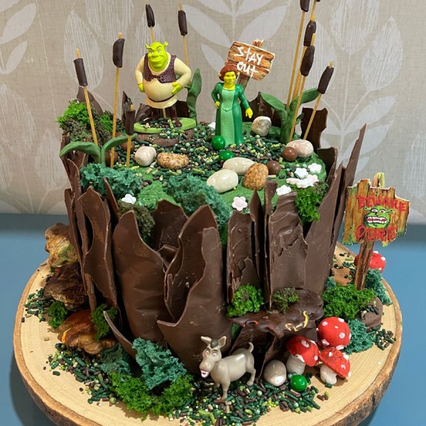 shrek cake